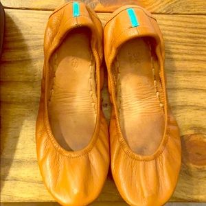 Camel-colored Tieks💕